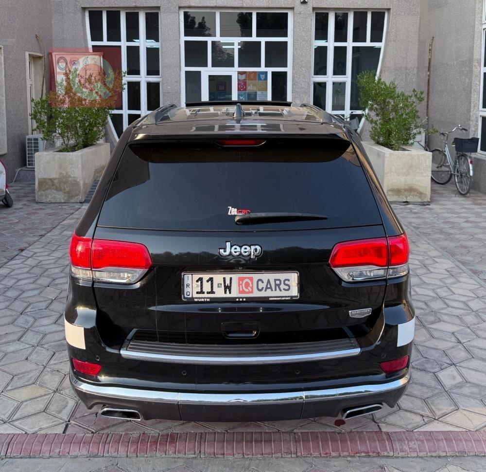 جیپ گراند شیرۆکی